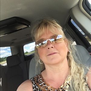 Meet your Posher, Alice